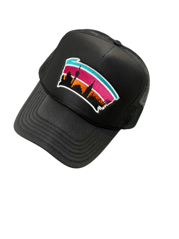 BLACK TRUCKER
